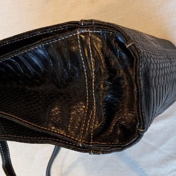 Handbag - Picture 4 of 16